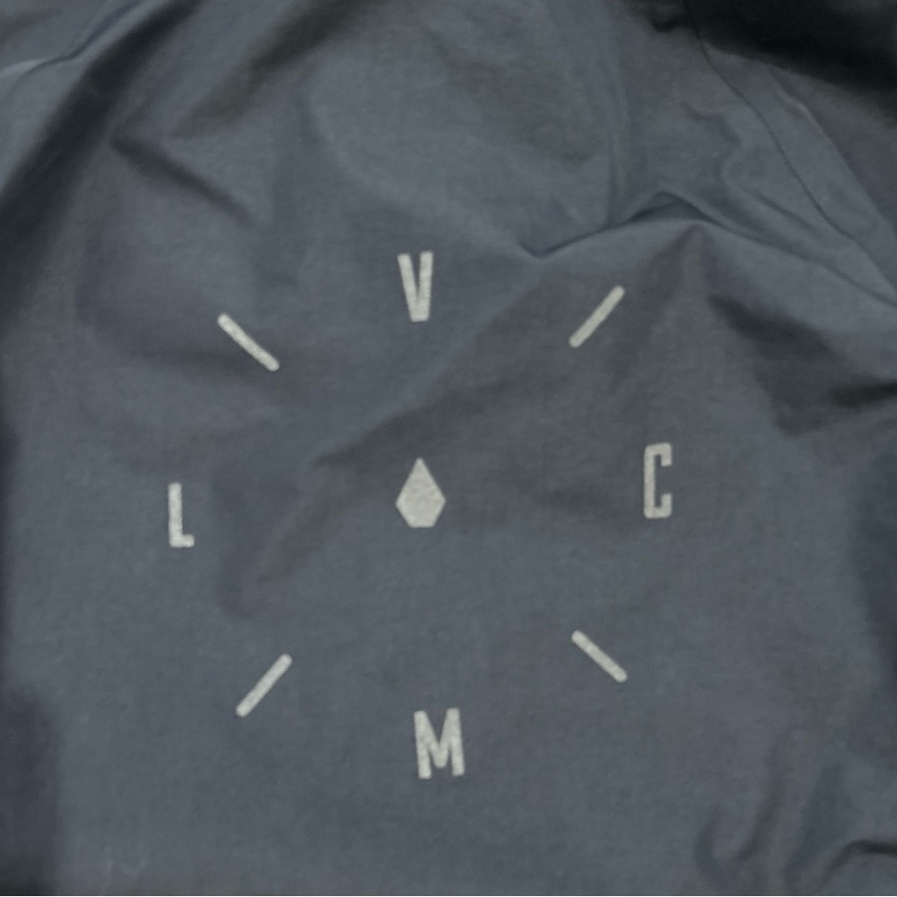 Volcom GORE-TEX Snowboard Jacket - Women's XS Black - Picture 3 of 6
